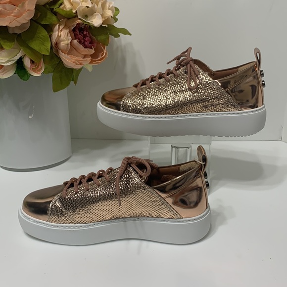 Rose gold sneakers low top EU37 or US7 - Picture 3 of 15